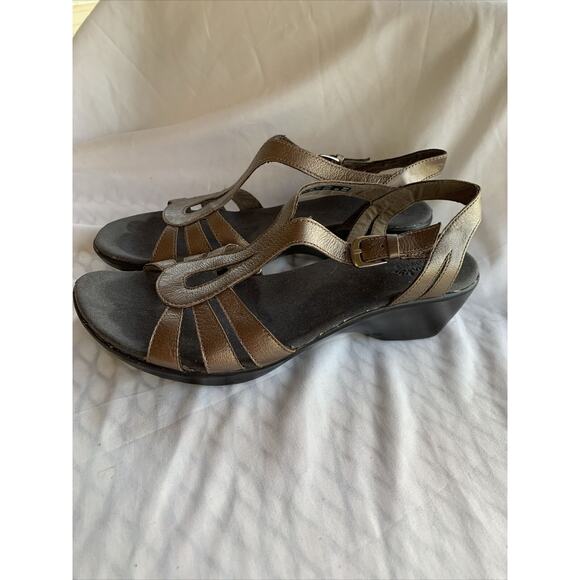 Clarks Womens Sandals Size 11 Bronze Color - Picture 1 of 10